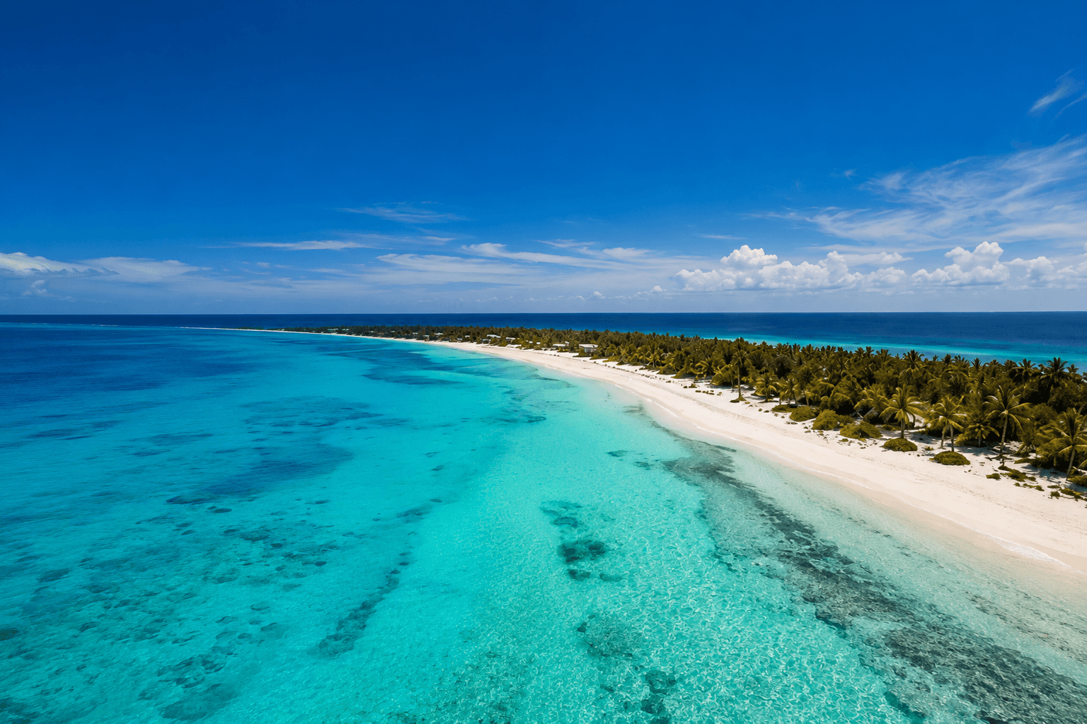 Turquoise water and pristine beach in Eleuthera, Bahamas